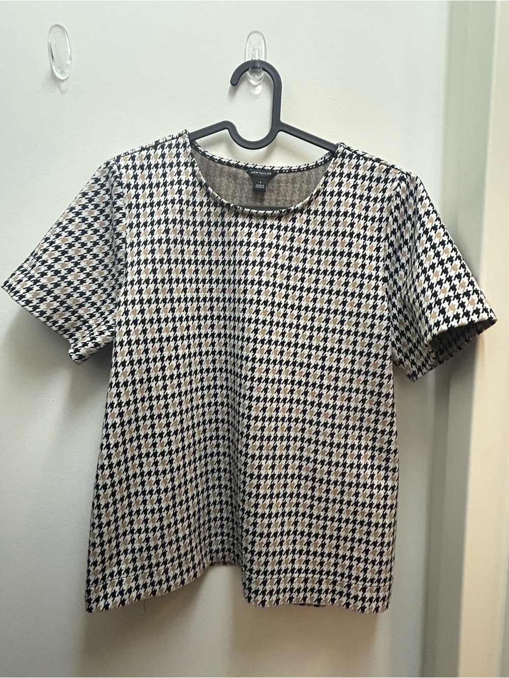 Ann Taylor Black, Cream & Tan Houndstooth Top